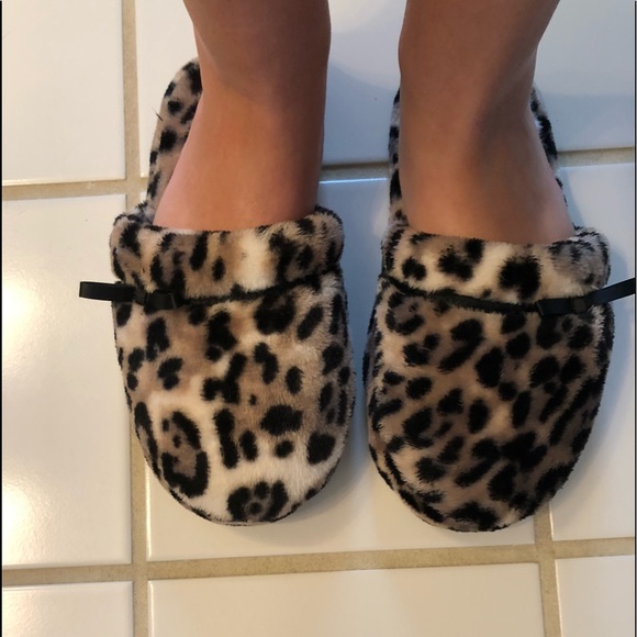 Slippers - Picture 3 of 4